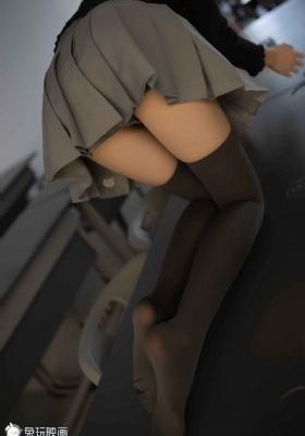 女大学生沙龙室3